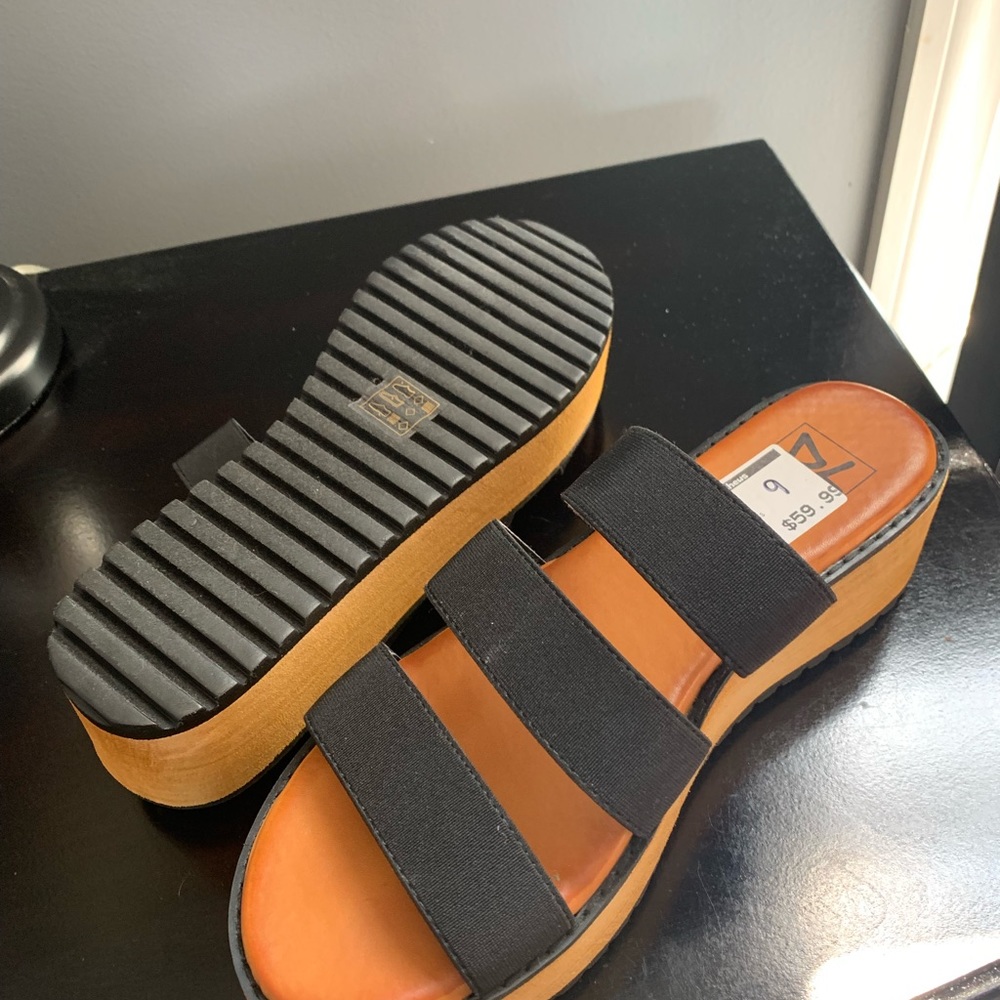 Black Elastic Platform Sandals